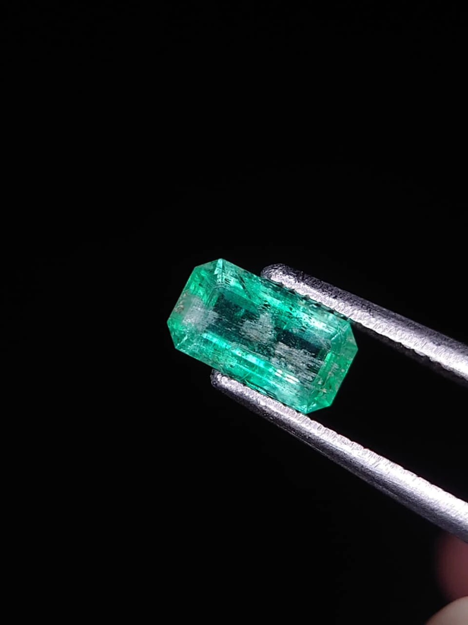 0.7ct Emerald Faceted Panjsher Emerald from Afghanistan — view 4